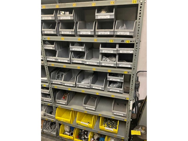 Partij reservedelen - afbeelding 35 van  39