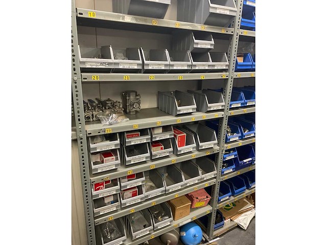 Partij reservedelen - afbeelding 37 van  39