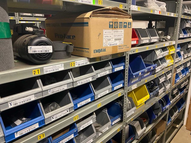 Partij reservedelen - afbeelding 8 van  20