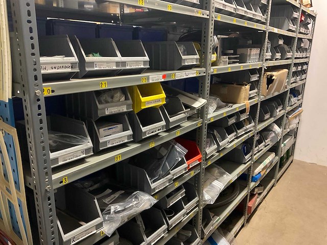 Partij reservedelen - afbeelding 10 van  20