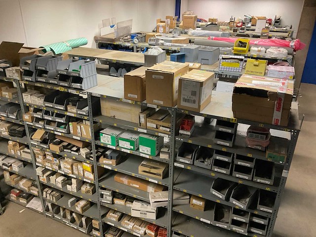 Partij reservedelen - afbeelding 1 van  20