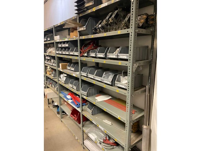 Partij reservedelen - afbeelding 13 van  20