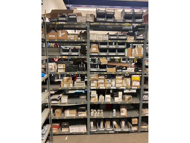 Partij reservedelen - afbeelding 16 van  20