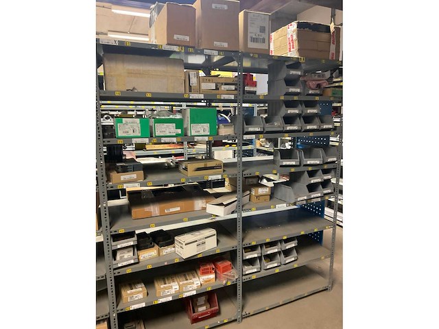 Partij reservedelen - afbeelding 17 van  20