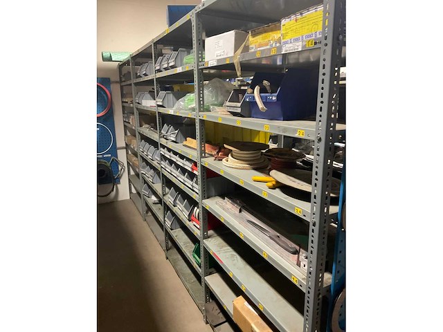 Partij reservedelen - afbeelding 19 van  20