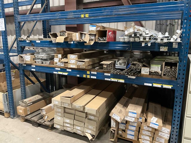 Partij reservedelen - afbeelding 8 van  15