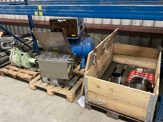 Partij reservedelen - afbeelding 9 van  15