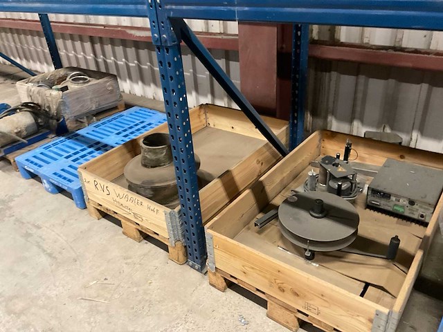 Partij reservedelen - afbeelding 11 van  15