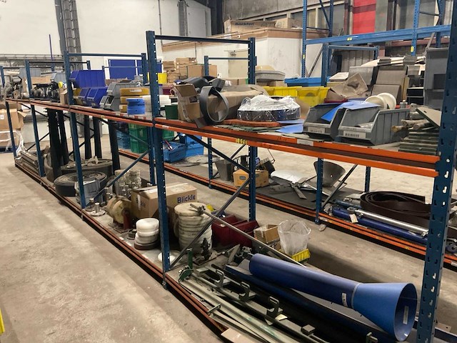 Partij reservedelen - afbeelding 14 van  15