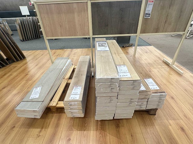 Partij restanten laminaat op 2 pallets - afbeelding 1 van  5