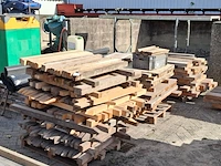 Partij restmateriaal hout op 3x pallet