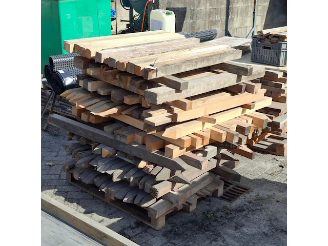 Partij restmateriaal hout op 3x pallet - afbeelding 2 van  6