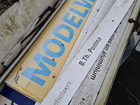 Partij restmateriaal trespa in transportbok - afbeelding 3 van  6