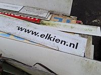 Partij restmateriaal trespa in transportbok - afbeelding 4 van  6