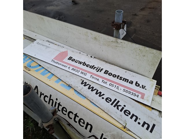 Partij restmateriaal trespa in transportbok - afbeelding 5 van  6