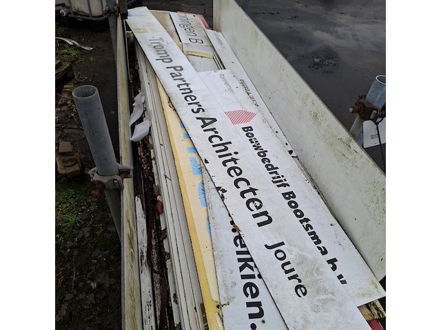 Partij restmateriaal trespa in transportbok - afbeelding 6 van  6