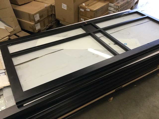 Partij retourdeuren, beschadigd, breuk. - afbeelding 3 van  3