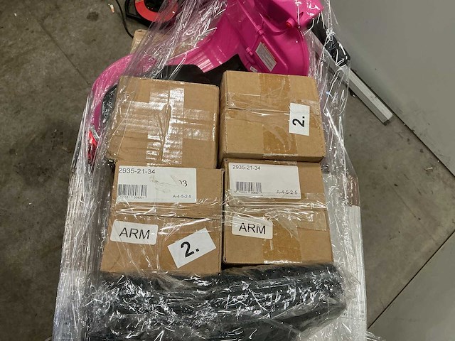 Partij retourgoed - afbeelding 11 van  11