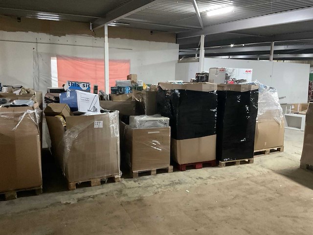Partij retourgoederen (20x pallet) - afbeelding 31 van  32