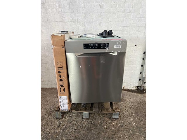 Partij retourgoederen | aeg | smeg | tomtom - afbeelding 1 van  4