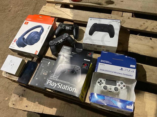 Partij retourgoederen - afbeelding 1 van  13