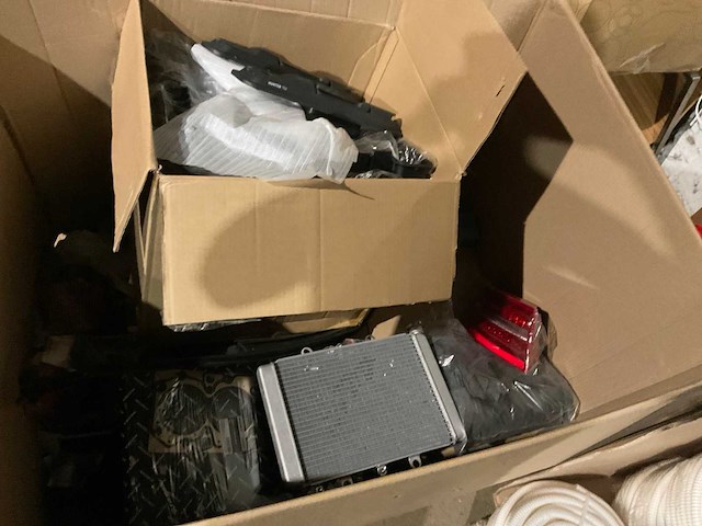 Partij retourgoederen - afbeelding 11 van  21