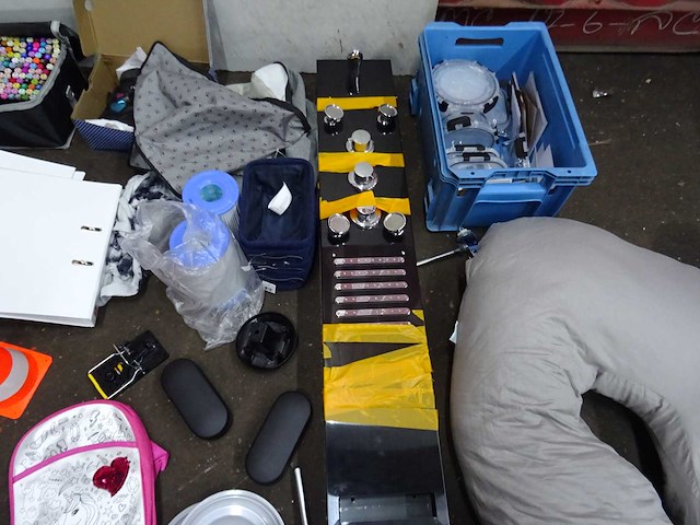 Partij retourgoederen - afbeelding 2 van  12