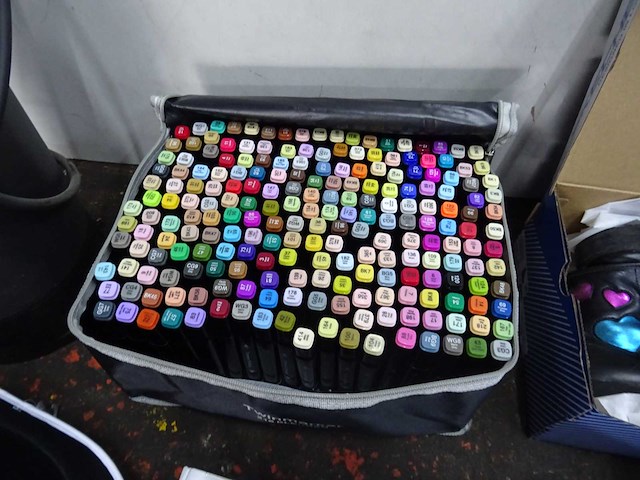 Partij retourgoederen - afbeelding 3 van  12