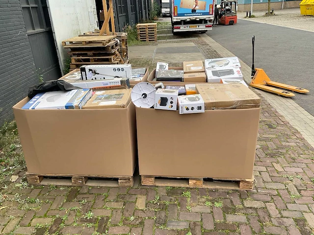 Partij retourgoederen - afbeelding 28 van  33