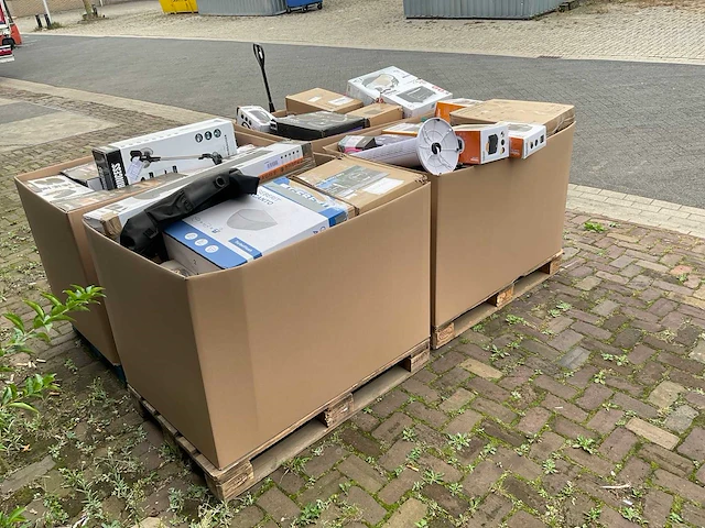 Partij retourgoederen - afbeelding 29 van  33