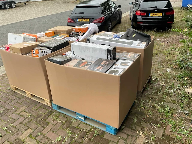 Partij retourgoederen - afbeelding 30 van  33
