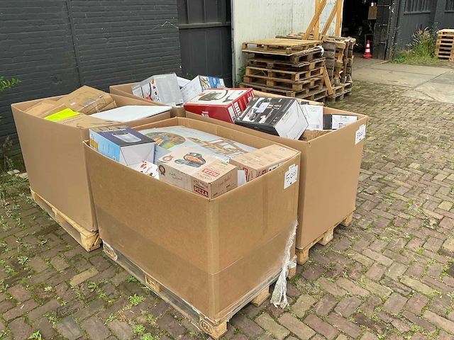 Partij retourgoederen - afbeelding 28 van  30