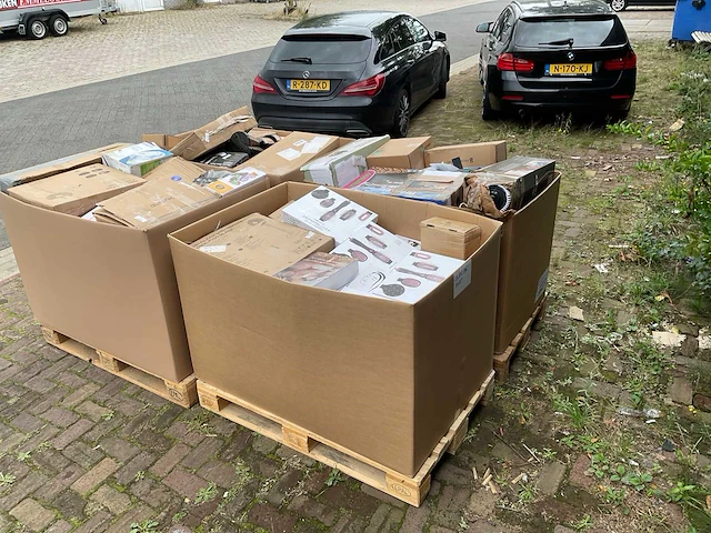 Partij retourgoederen - afbeelding 19 van  23