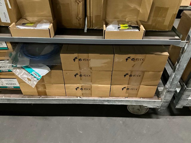 Partij retourgoederen - afbeelding 2 van  12