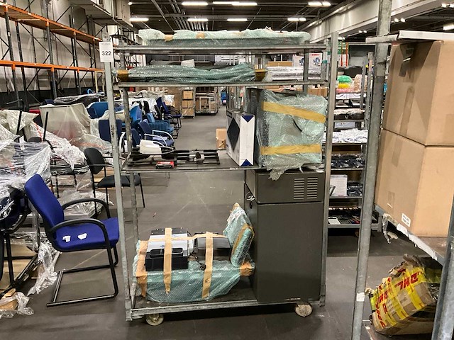 Partij retourgoederen - afbeelding 1 van  7