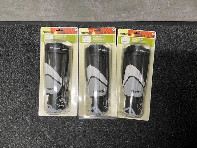 Partij reusch scheenbeschermers (45x) - afbeelding 1 van  5