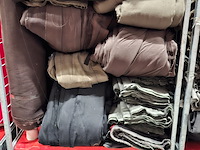 Partij ribfluweel, coupons en confectiedelen - afbeelding 3 van  11