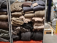 Partij ribfluweel, coupons en confectiedelen - afbeelding 4 van  11