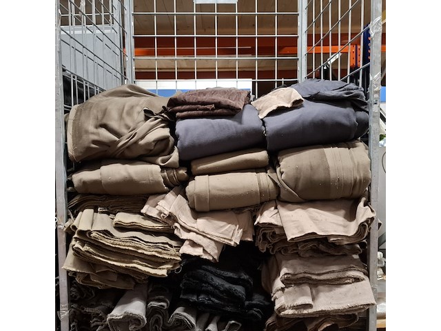 Partij ribfluweel, coupons en confectiedelen - afbeelding 6 van  11