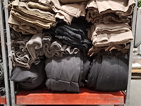 Partij ribfluweel, coupons en confectiedelen - afbeelding 7 van  11