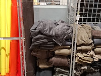 Partij ribfluweel, coupons en confectiedelen - afbeelding 8 van  11