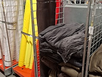 Partij ribfluweel, coupons en confectiedelen - afbeelding 9 van  11