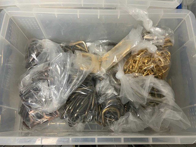 Partij riem- en gespen onderdelen - afbeelding 3 van  21