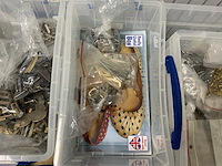 Partij riem- en gespen onderdelen - afbeelding 7 van  21