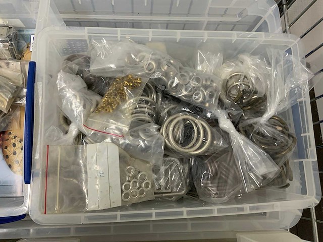 Partij riem- en gespen onderdelen - afbeelding 8 van  21