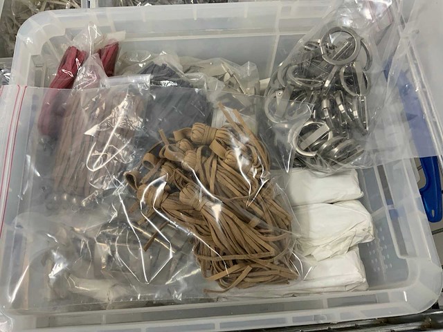 Partij riem- en gespen onderdelen - afbeelding 17 van  21