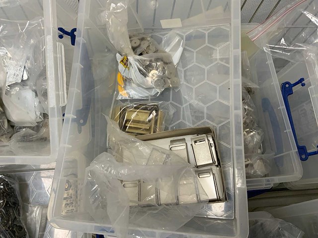 Partij riem- en gespen onderdelen - afbeelding 19 van  21