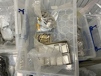 Partij riem- en gespen onderdelen - afbeelding 19 van  21