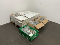 Partij riemen, gespen, accessoires en toebehoren