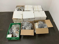 Partij riemen, gespen, accessoires en toebehoren - afbeelding 5 van  12